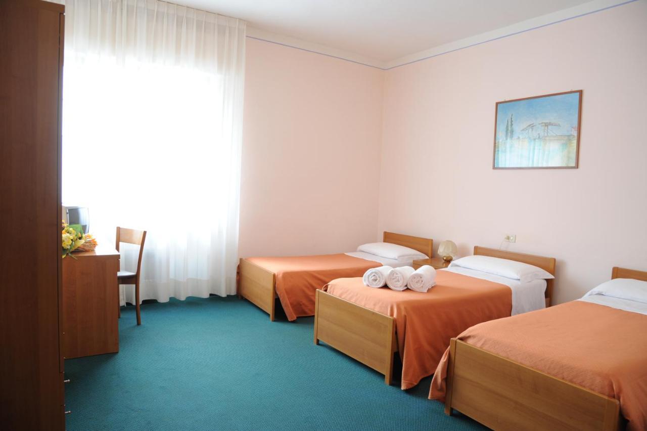 Hotel Tre Castelli Gallicano Room photo